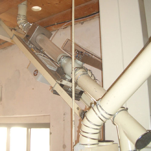 Free fall metal separator